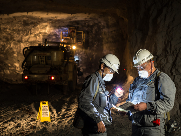 Панель қорын тәжірибелік-өнеркәсіптік игеру 21 кен орны 5-III, 5-II, 5-I, панель 22 кен орны 4-III, панель 23 кен орны 4-I, 3-VI үй-жай бойынша және Жомарт кенішінің массивті тіректерін қалдырып, бағаналық өндіру.